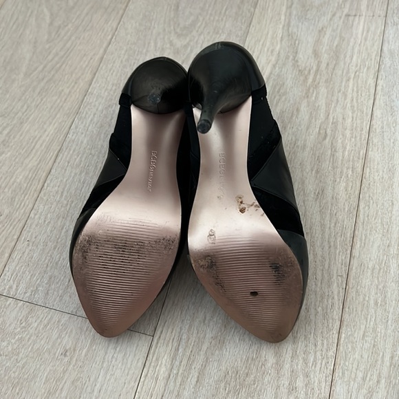 BCBG Generation black suede and leather heel booties - size 6 - Picture 4 of 5